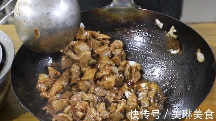牛肉的创新吃法，搭配竹笋一起炖，牛肉软烂入味不柴，越吃越想吃