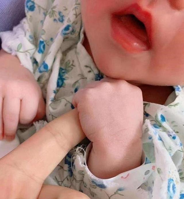 特征|宝宝是否聪明,从手上就能看出,若有这4个特征,就偷着乐吧