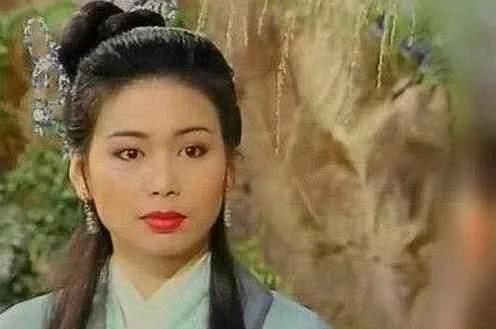 射雕中有一人武功被高估,号称天下第一,却连一个女子都打不赢