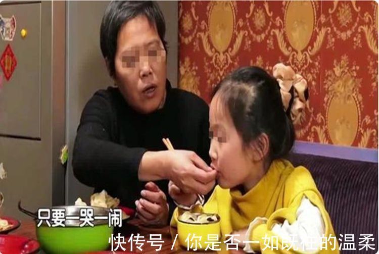 父母|这碗“毒面条”看似饱了肚子,实则毁掉孩子未来,父母却毫不在意