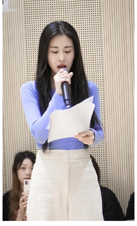 韩国男团|张碧晨综艺上热搜,做音乐老师,和华晨宇之事后她的资源越来越好