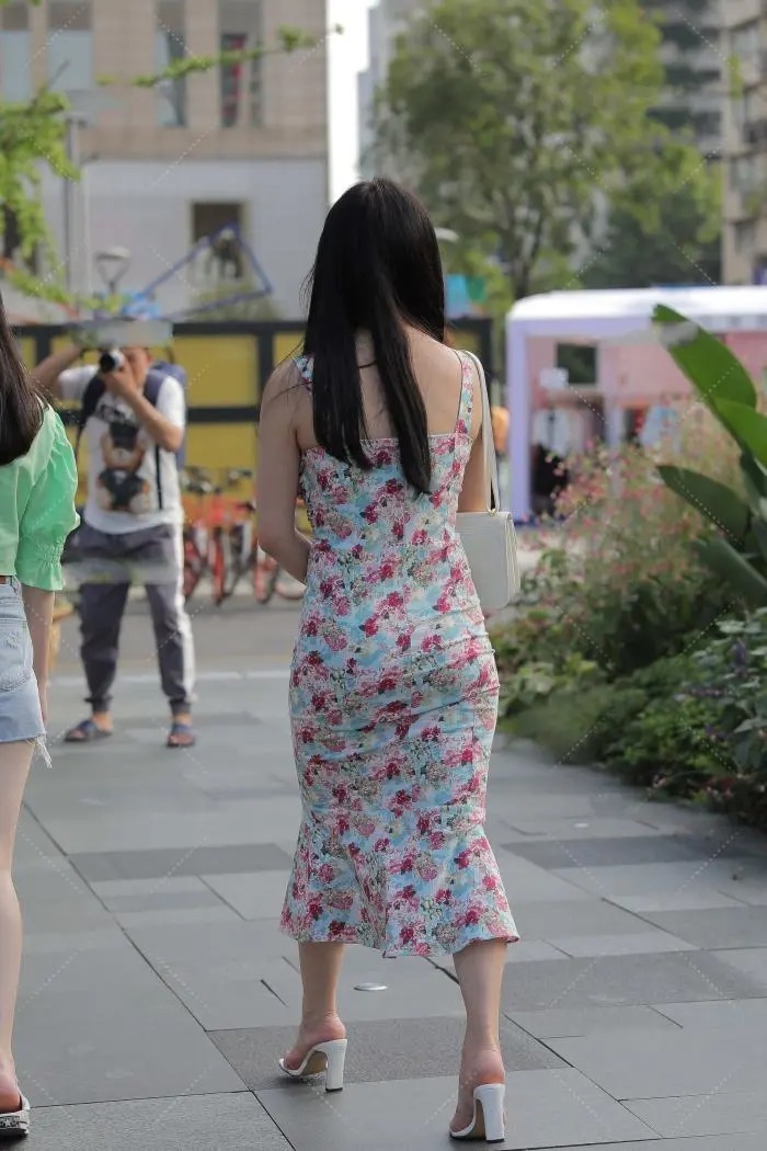 清新|长款碎花裙,丰富配色彰显清新自然,少女感十足