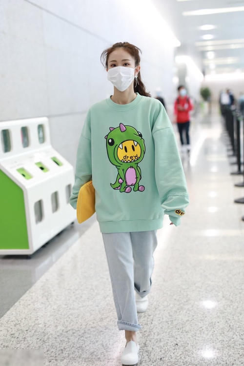 薄荷绿色清新明快有质感，而且优雅又大气，很适合春天