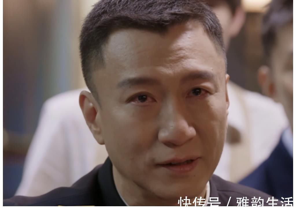 當(dāng)孫紅雷遇到沙溢！當(dāng)眾用東北話調(diào)侃對(duì)方，孫紅雷的反應(yīng)太奇怪