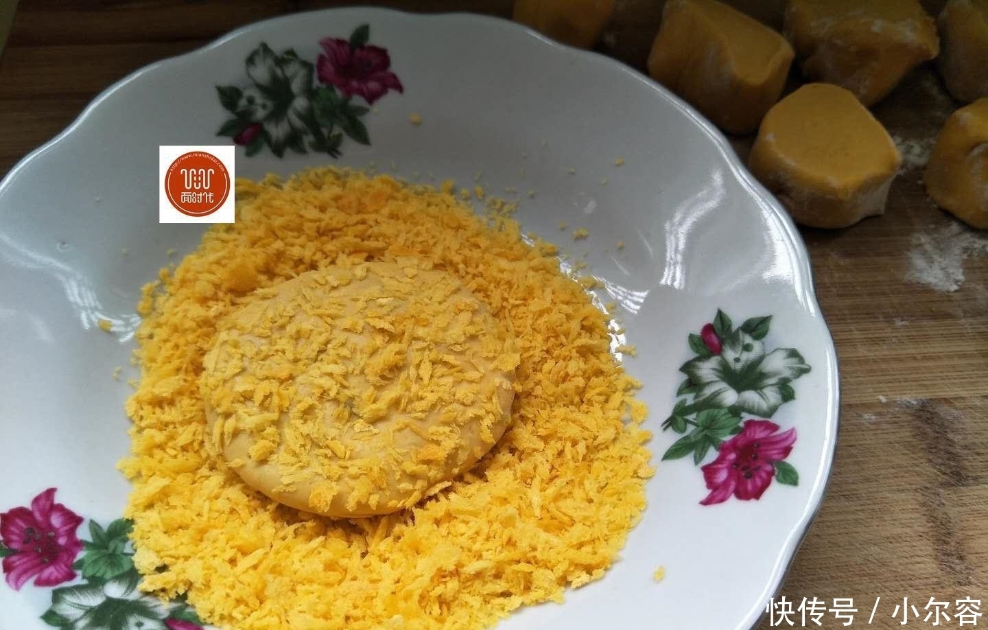 手把手教你做出清香酥脆的南瓜饼,你值得去做一份尝尝!