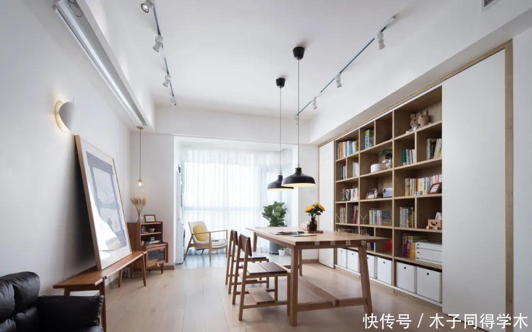 茶几|你家客厅还是沙发+茶几+电视？早过时了，现在年轻人都这样装！