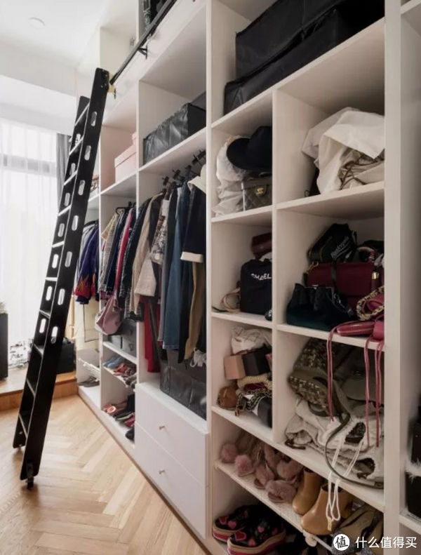 壁挂|隐藏收纳对比展示收纳，都是久经考验的收纳方法，实际却大有不同