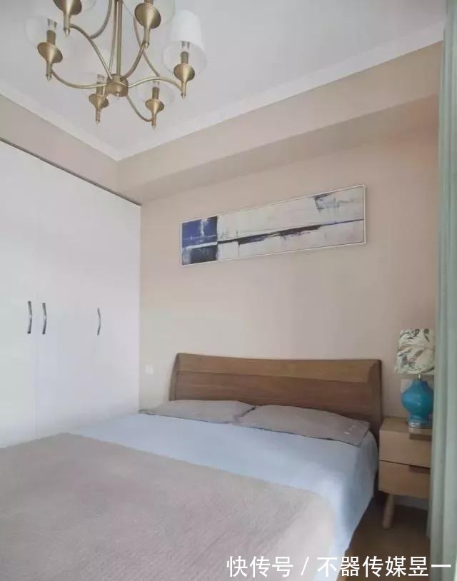 电视墙|老公不顾反对把客厅抬高45公分，结果多出一间房，太实用了！
