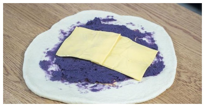 无需油炸,健康又美味的紫薯饼,一口下去会爆浆,简单几步就搞定