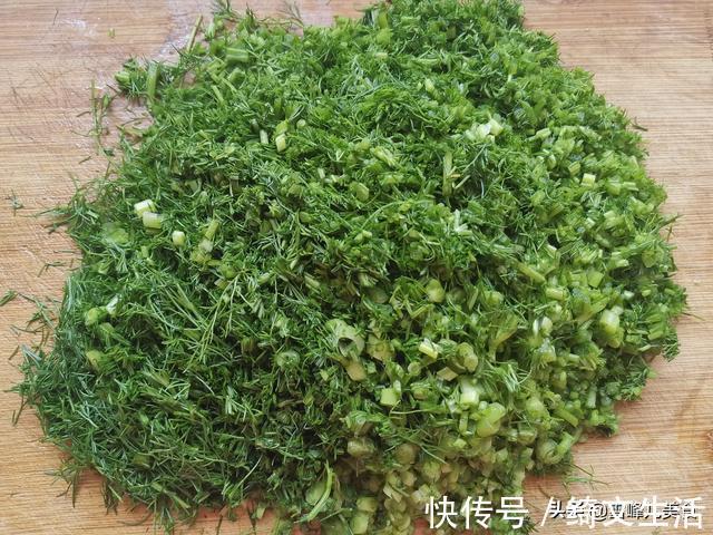 韭菜|夏天吃饺子还得这馅儿,比芹菜好吃比韭菜香,出锅连吃30个真过瘾