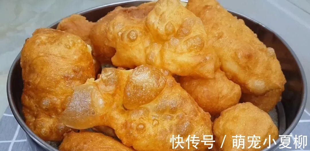 油条这样做才简单,冰箱里一放,简单又好吃,学会天天不起早