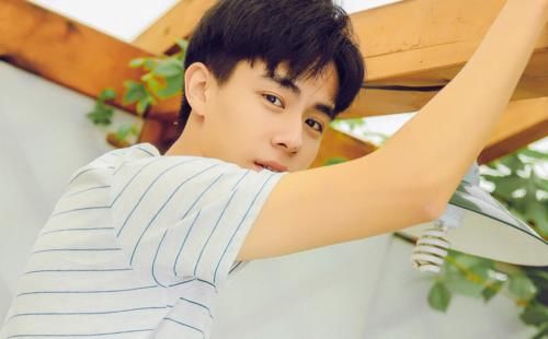 范丞丞凭《灵域》进霸屏艺人榜，胡一天紧跟其后，肖战却再次缺席