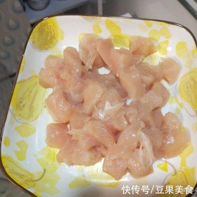 宫保鸡丁一上桌,老人宝宝全都笑