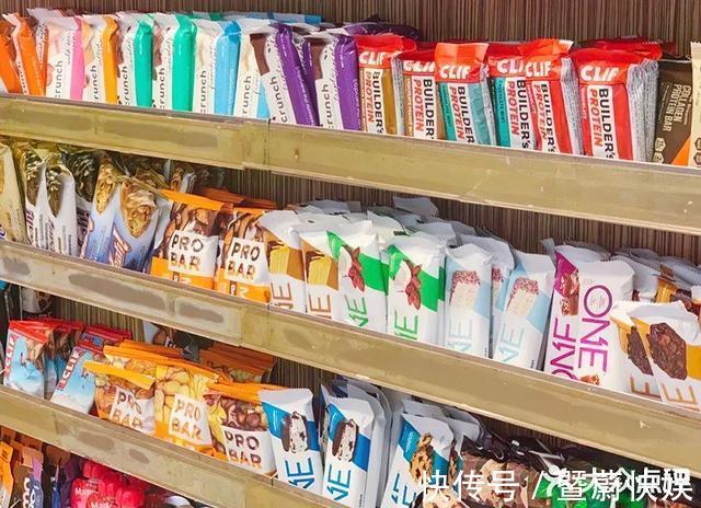 代餐|让罗永浩速瘦的蛋白棒VS帕梅拉爱惨的代餐奶昔，到底哪家强