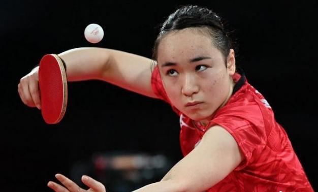 中国队|日乒女神隔空比美!21岁伊藤一脸婴儿肥,石川佳纯穿连衣裙很淑女