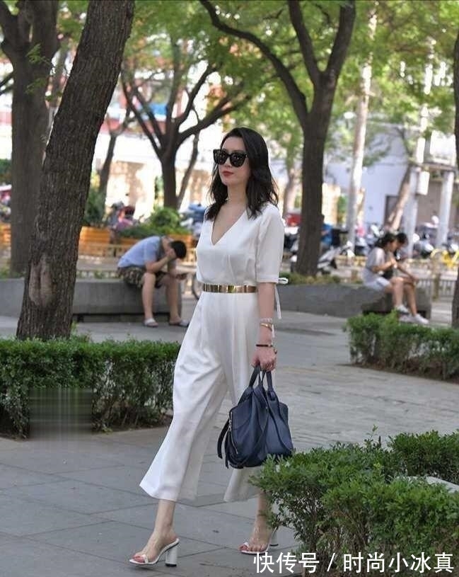 女孩子们 好看的衣服强势归来，总会给人带来一种很闷热的感觉？