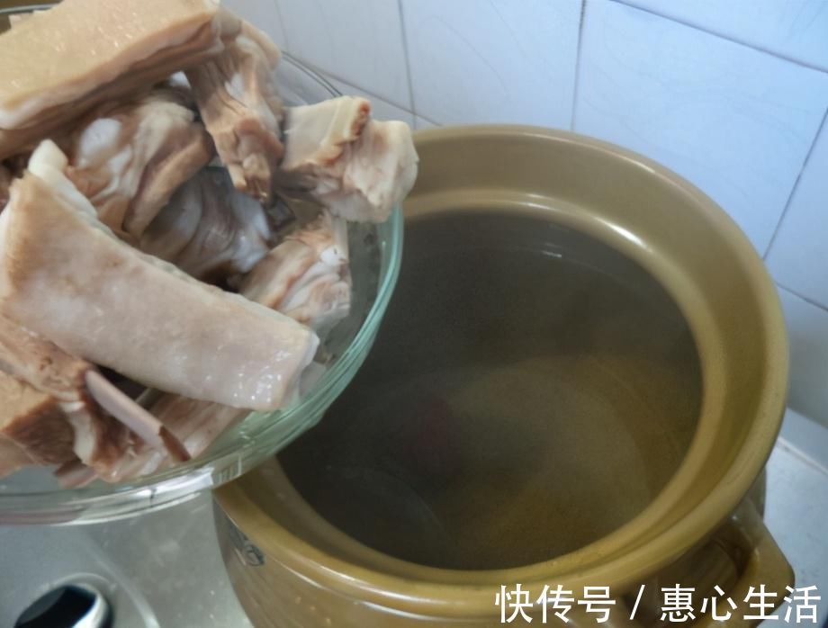 小窍门|炖羊肉时,牢记“1放2不做”窍门,羊肉汤香浓肉软烂,无膻味