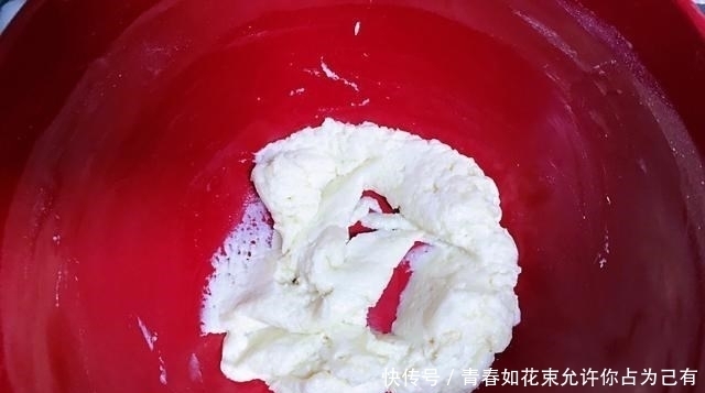 电饭煲做蛋糕,方法是关键,轻松做出8厘米高度,蓬松暄软又细腻