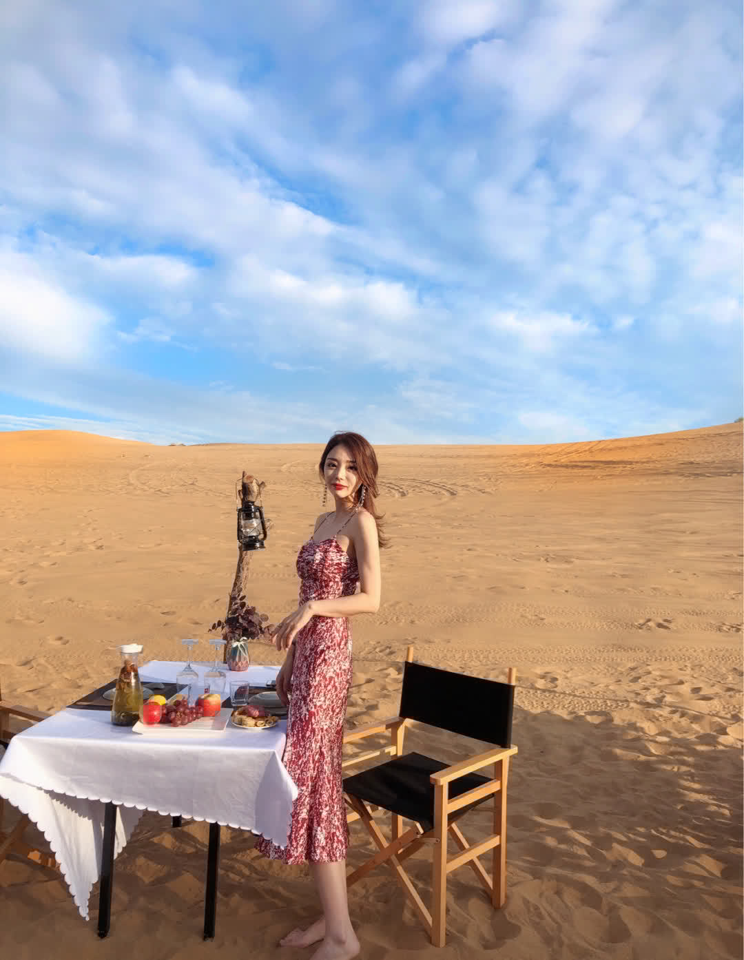 吊带 闺蜜游沙漠, 吊带碎花长裙, 尽显女神魅力