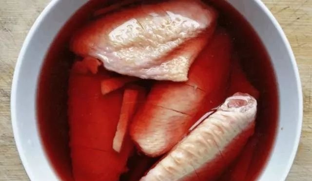 葡萄酒美容养颜又好喝,用来做鸡翅,味道绝了!