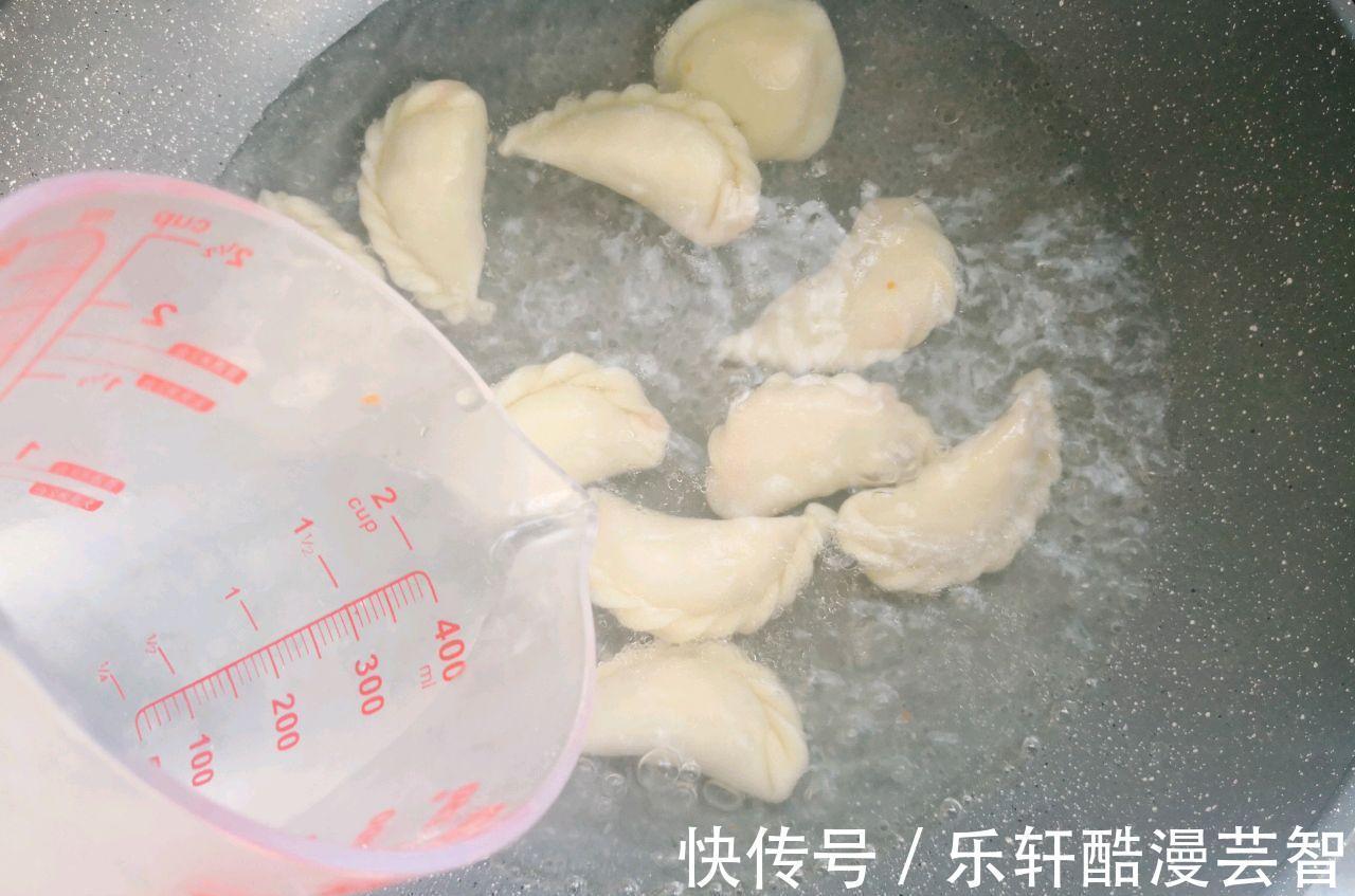 馅料|用红萝卜做饺子馅，韭菜白菜靠边站，鲜嫩多汁还好吃