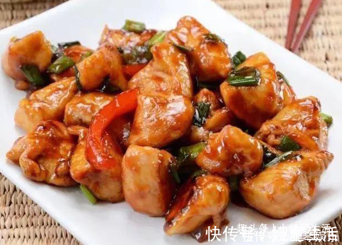 几道色香味俱全的家常菜，喷香诱人，味道鲜美，家中宴客特有面子