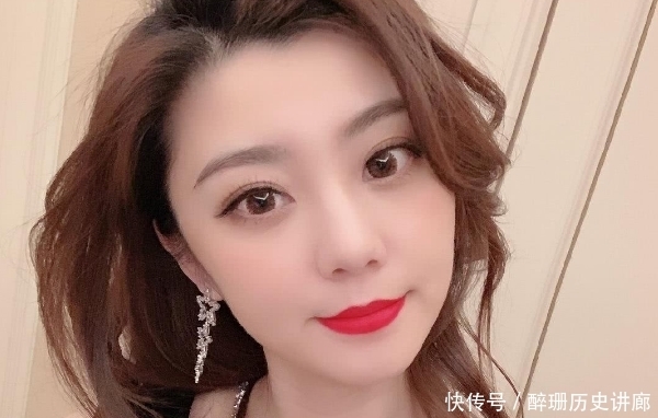 成员|《王牌》成员费费加入《跑男》,端茶倒水无人认识,还是个小透明