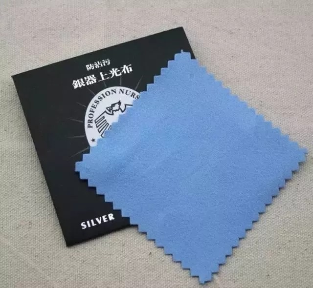 钢印|孩子满月时2000块买的银饰，没多久就氧化发黄？