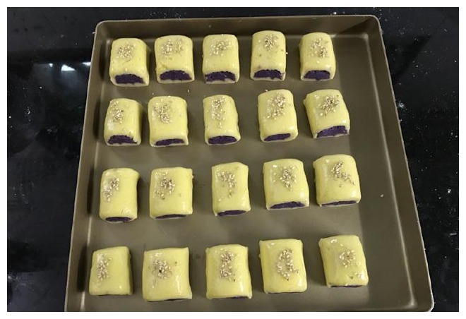 烘焙新手都能做的小甜点,揉一揉就好,酥松香甜,一口一个好过瘾