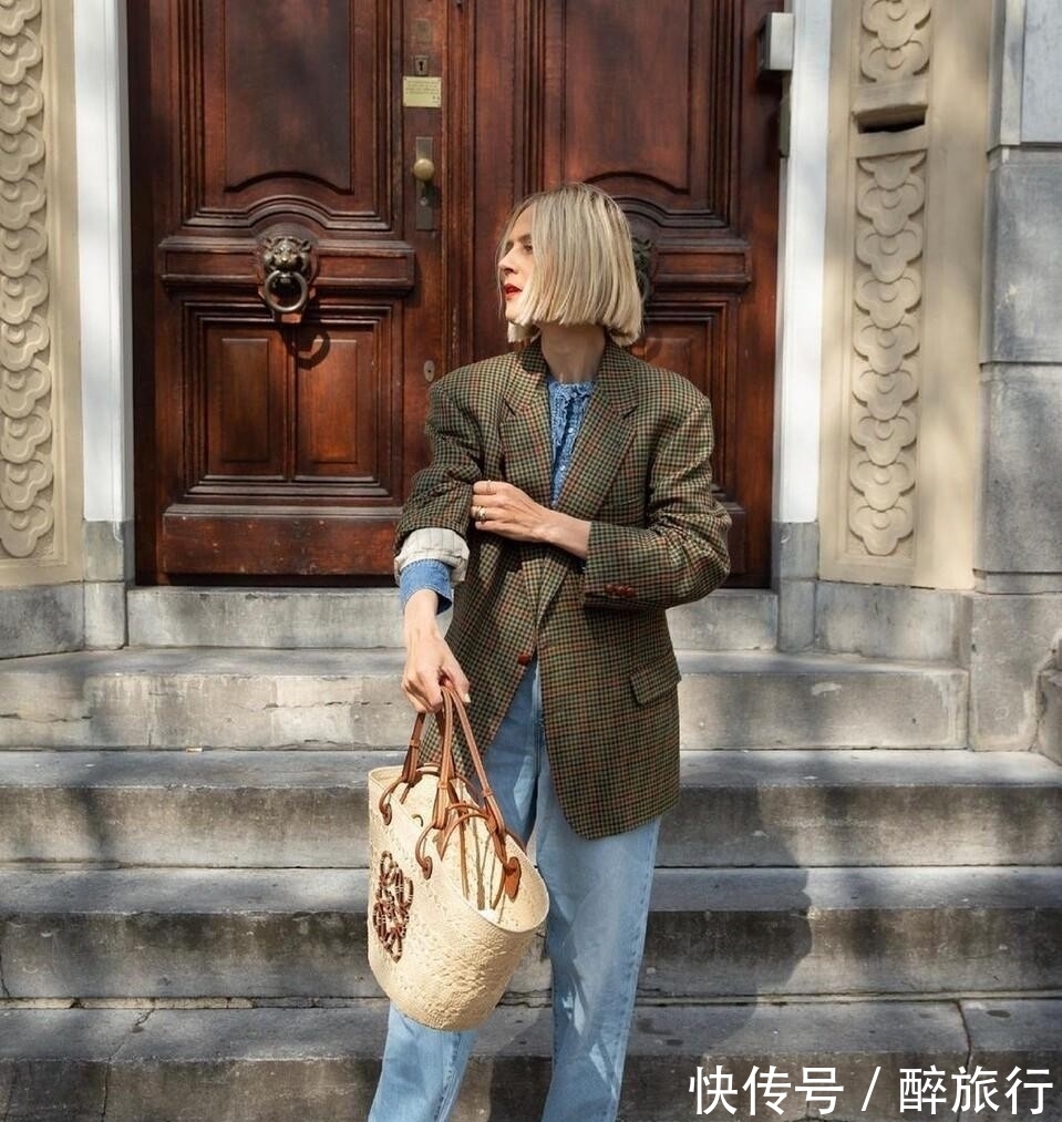 牛仔裤 开春不知道咋穿?试试固定搭配:西装+牛仔裤,这几款知性又时髦