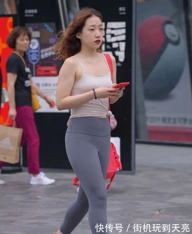 穿搭 富有活力的打底裤穿搭显得时尚有风格,时尚雅致又清爽,时尚达人!