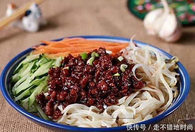 中国有名的“8碗面”,南方4碗北方3碗,剩一碗是“面中之王”