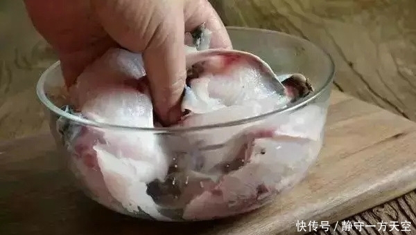 鲜嫩|水煮鱼的做法,又香又辣,肉质鲜嫩!