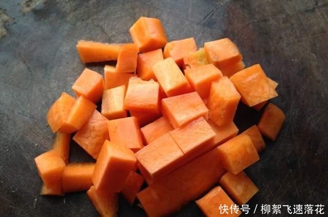 素菜|鸡蛋干拌花生米,别看是素菜,配上一杯小酒美的很