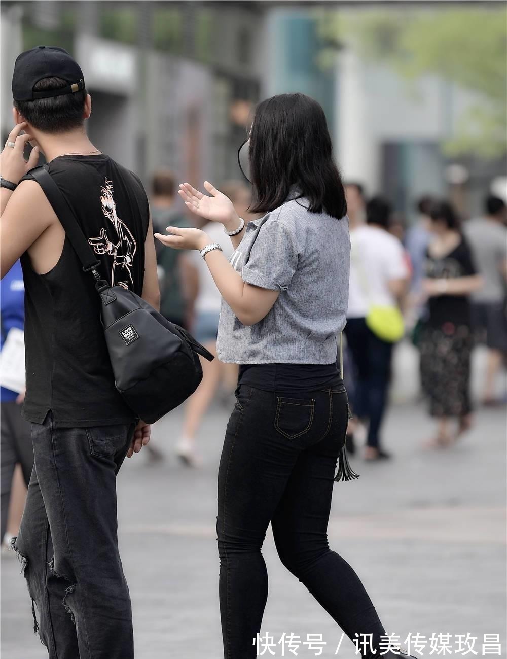 微胖 紧身裤搭配粗跟短靴,微胖女生更受欢迎,想要时尚,没有那么难