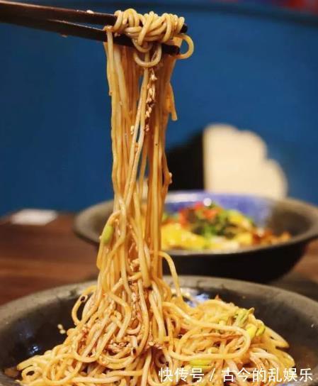 小辣椒|三伏天怎么吃,这三种凉拌菜不能少,清爽不腻,赶走闷热