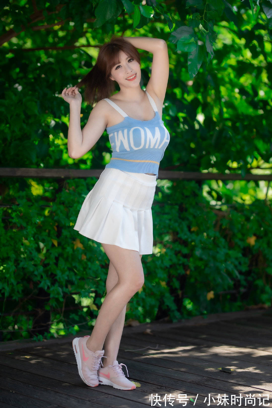 吊带 一件白色的百褶裙俏皮可爱,青春减龄还十分的百搭