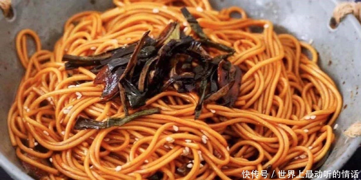速成宵夜来啦,葱油拌面,好吃的一口都不剩