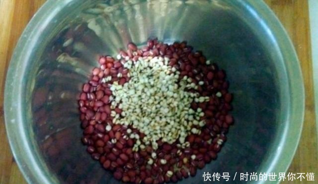 红豆和它一起煮,皱纹消失了,嘴巴不臭了,秀发慢慢变乌黑亮丽!