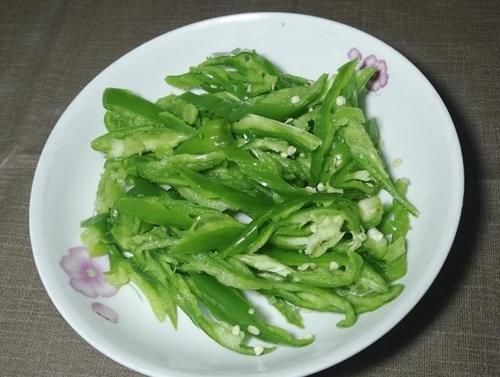 驴肉炒青椒怎么做好吃？三个窍门，鲜嫩可口美味下饭，简单又营养