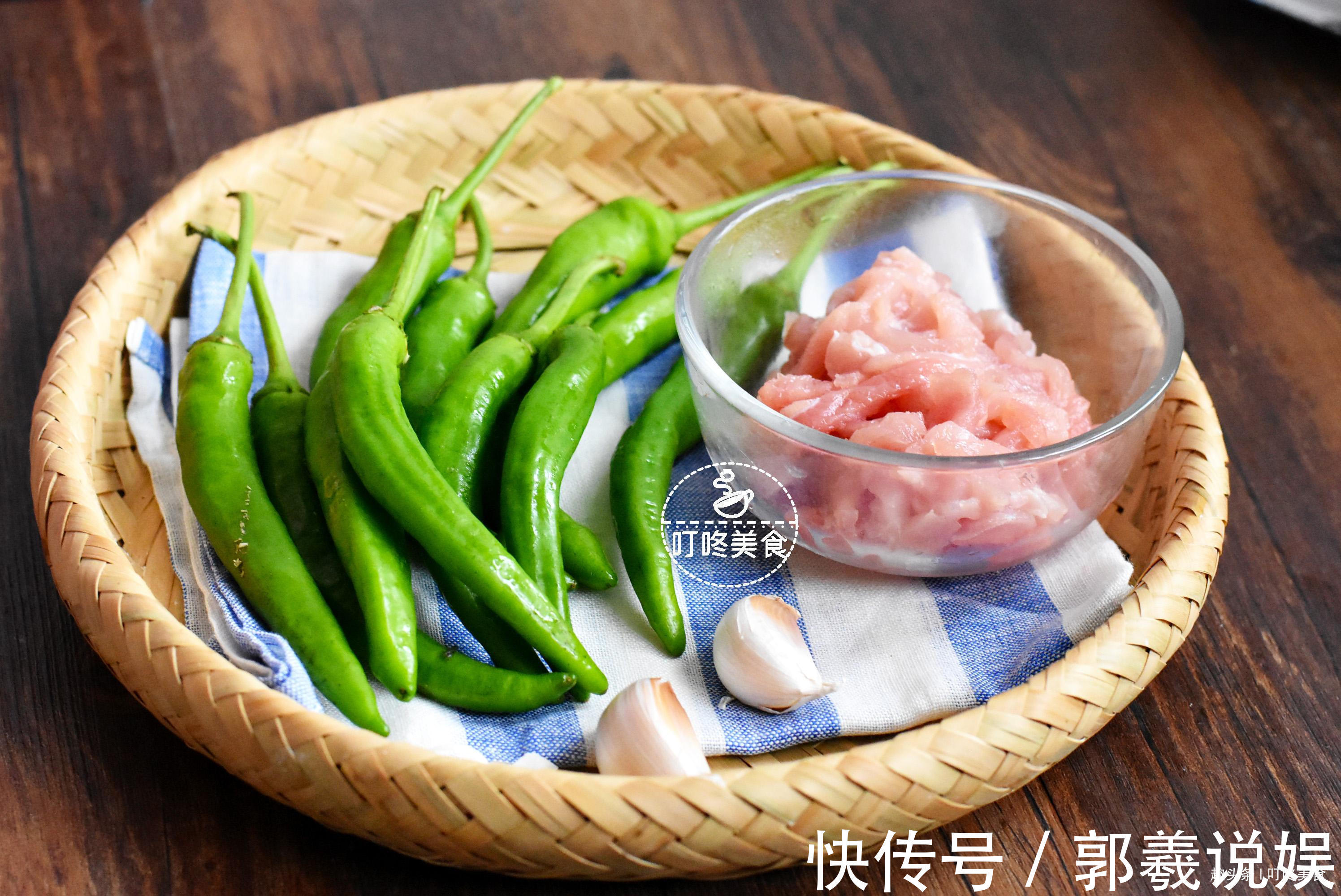 做青椒肉丝,先炒肉就错了!学会这个小窍门,肉丝香嫩青椒更入味