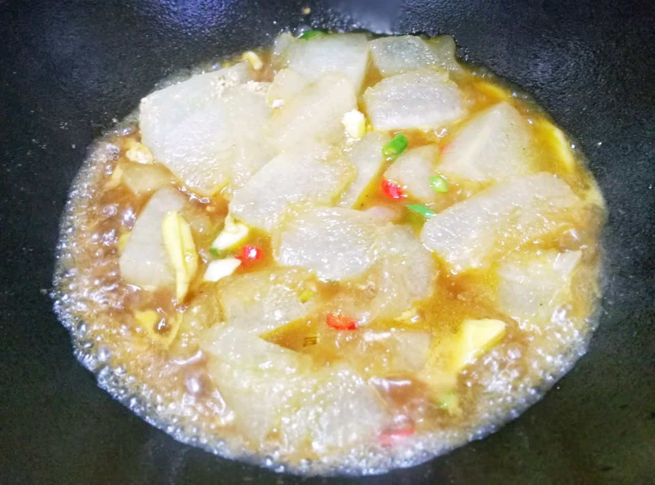 红烧冬瓜|家常红烧冬瓜，鲜香入味，便宜又好吃，素菜也能吃出肉的味道