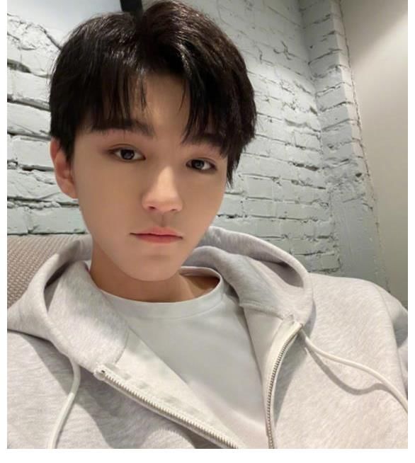 哈哈哈哈|八卦：吳亦凡，白宇，龔俊，劉浩存，鹿晗，王俊凱，吳卓羲，楊洋