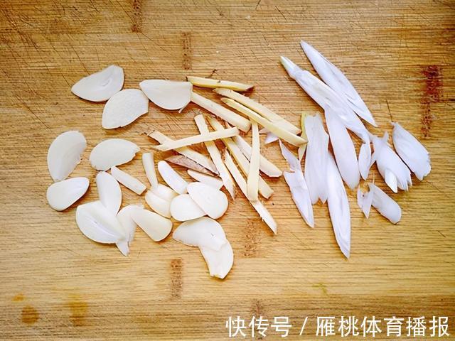 鱼身|软炸小光鱼怎么烹制?软炸小光鱼的做法