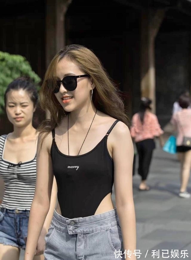 搭配 柔美多姿的打底裤美女,时尚休闲又百搭,舒适清爽