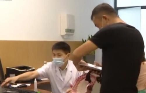 尿血|每天陪外公喝小酒,8岁男孩排“血尿”,一查肝脏受损指标飙升