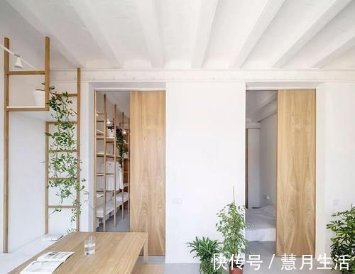 打通|他将2套小户型打通改成4室,做23米柜子,装滑动门,空间无限大