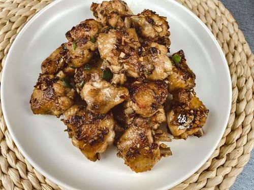  可乐鸡翅落后了，教你这样做，不烤不炸，味道更香，好吃不腻