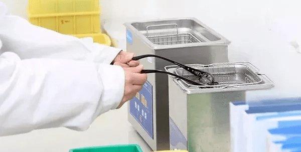 眼镜|眼镜到底有多脏？！3分钟甩掉污泥告别细菌…一个「杯子」搞定