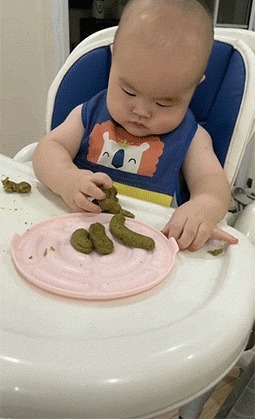 |搞笑GIF:女汉子真是不简单啊,还以为妹子要坐上去呢